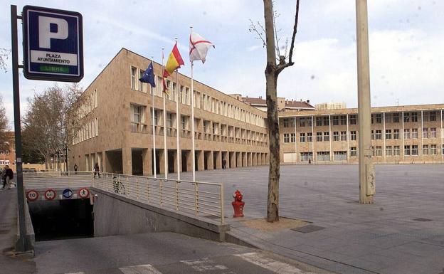 Logroño iluminará la fachada del Ayuntamiento y la fuente de Murrieta con los colores de la bandera española