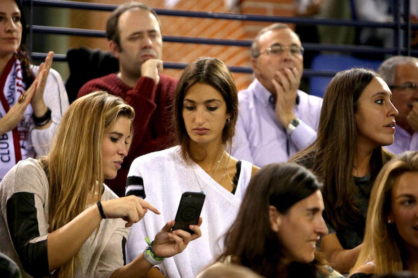 El Ciudad de Logroño tuteó al Barcelona, pero fue víctima de la superioridad azulgrana. El equipo logroñés se reconcilió con su juego y con una afición agradecida por el esfuerzo a pesar de la derrota por 25-32