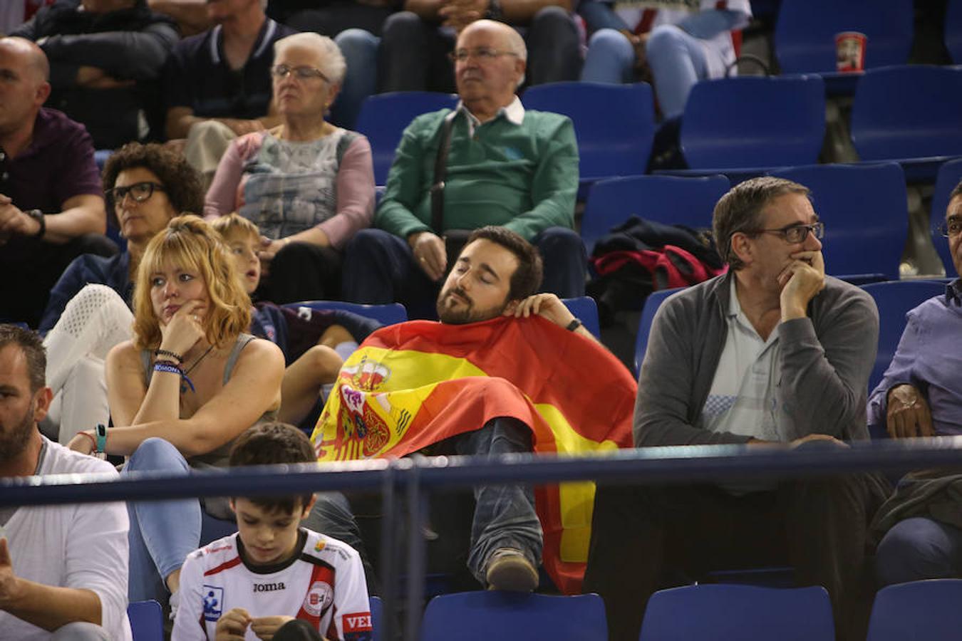 El Ciudad de Logroño tuteó al Barcelona, pero fue víctima de la superioridad azulgrana. El equipo logroñés se reconcilió con su juego y con una afición agradecida por el esfuerzo a pesar de la derrota por 25-32