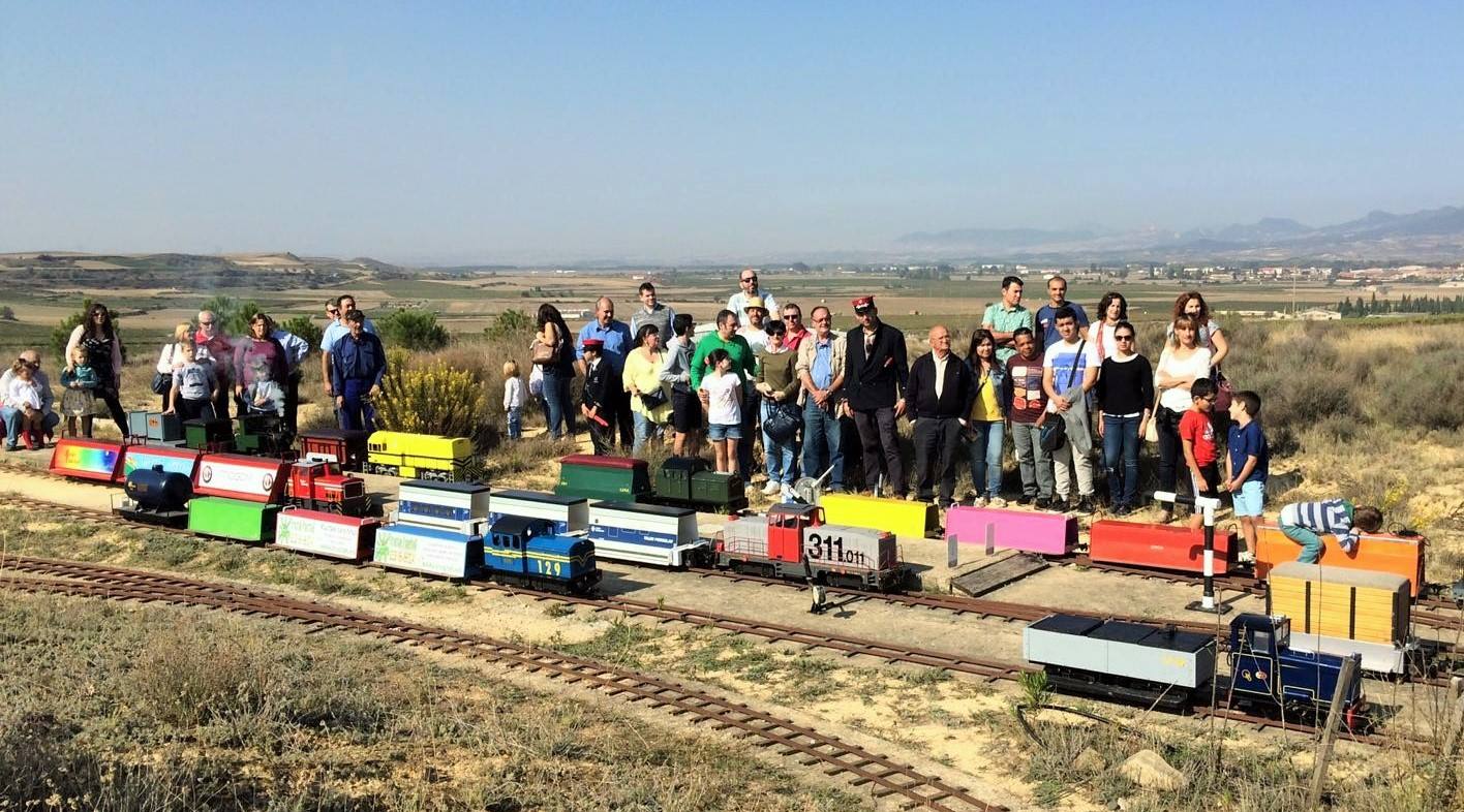 El parque temático del tren de Gimileo celebró este jueves una jornada con ferrocarriles a escala