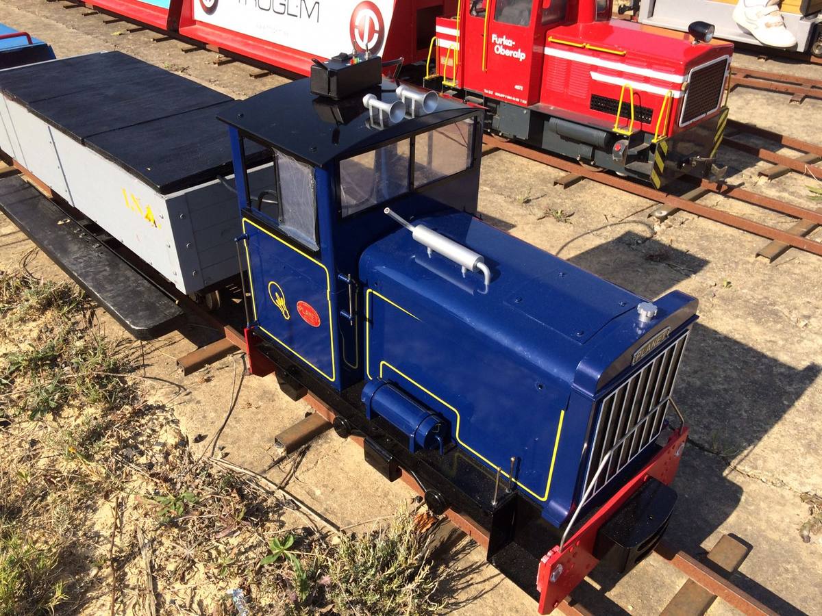 El parque temático del tren de Gimileo celebró este jueves una jornada con ferrocarriles a escala