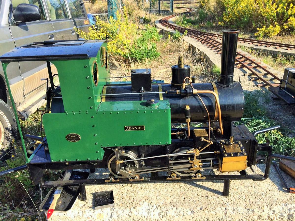 El parque temático del tren de Gimileo celebró este jueves una jornada con ferrocarriles a escala