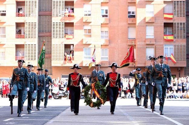 El cuartel de la Guardia Civil de Logroño acogió ayer los actos de celebración de la patrona de la Benemérita. :: juan marín