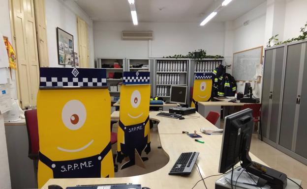 Imagen principal - La Policía Local patrullará por Logroño con «voluntarios minions» ante la falta de personal