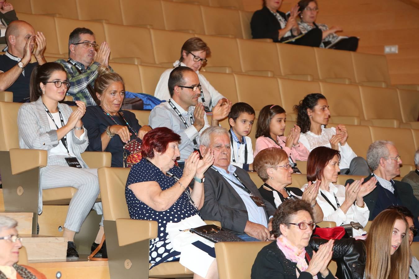 La ONCE ha reconocido la solidaridad de la sociedad riojana con la entrega de los Premios Solidarios ONCE La Rioja 2017 a Alcampo Logroño; el Centro Territorial de RTVE en La Rioja; Mª Aránzazu Sola Marcilla; la Universidad Internacional de La Rioja y la Jefatura Superior de la Policía Nacional en La Rioja.