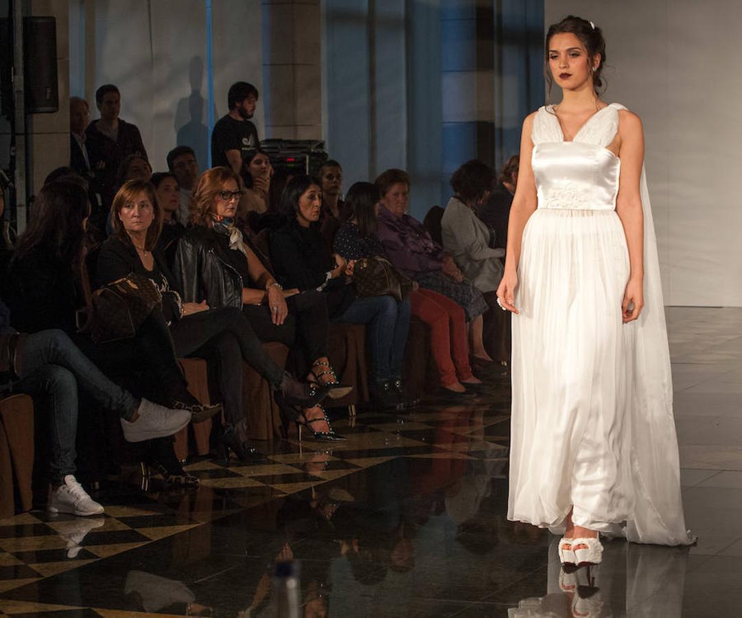 La feria de novios 'Sí quiero' celebrada en las instalaciones del restaurante Delicatto sirvió para ofrecer a las parejas que han decidido dar el paso un completo recorrido por los servicios que hay alrededor de este día tan especial