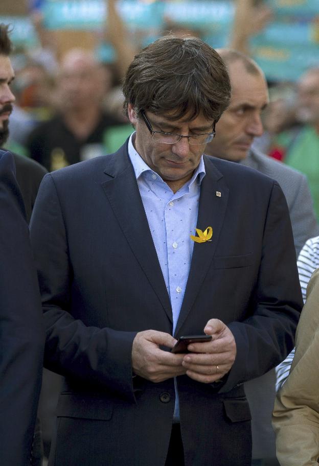 Puigdemont, en la manifestación del sábado. :: E. Fontcuberta / EFE