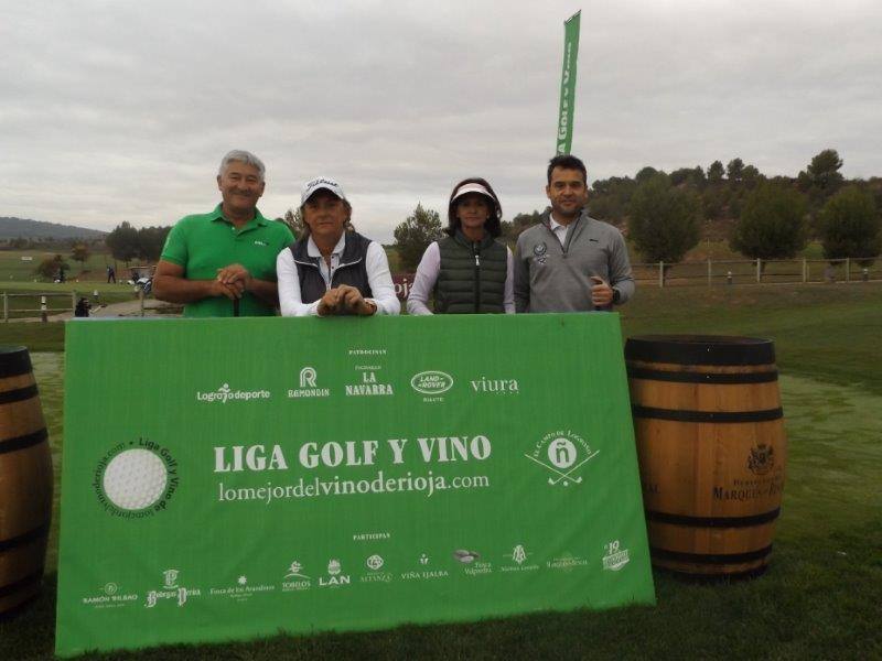 Los jugadores posan antes de comenzar la jornada.