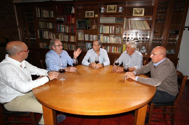 'ASES Y COPAS' , REFLEXIONES  DE MURÚA EN TORNO AL VINO