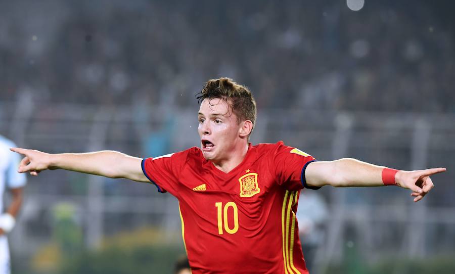 Inglaterra venció a España en la final del Mundial sub-17 de la India. Sergio Gómez marcó un doblete para el cuadro de Santi Denia pero el conjunto dirigido por Steve Cooper remontó con un serio correctivo (5-2).