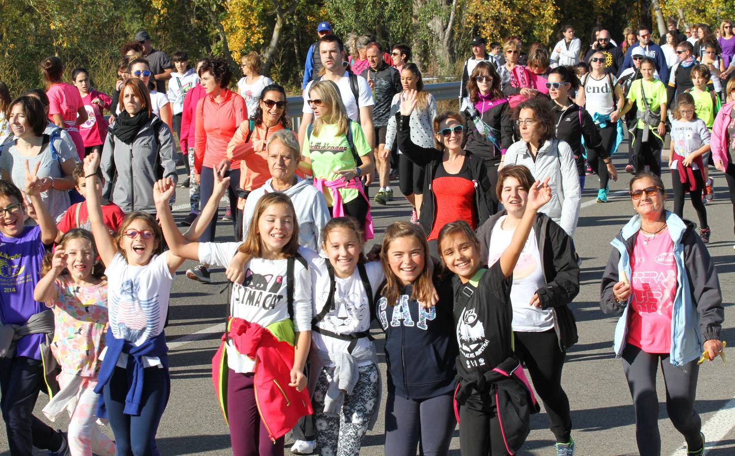 iel a su cita con la solidaridad, la tradicional marcha ASPACE ha echado a andar este domingo, 29 de octubre, desde el polideportivo municipal de Las Gaunas con la participación de alrededor de 3.000 personas que han querido apoyar esta iniciativa que pretende concienciar a la sociedad riojana sobre la realidad de las personas con parálisis cerebral.