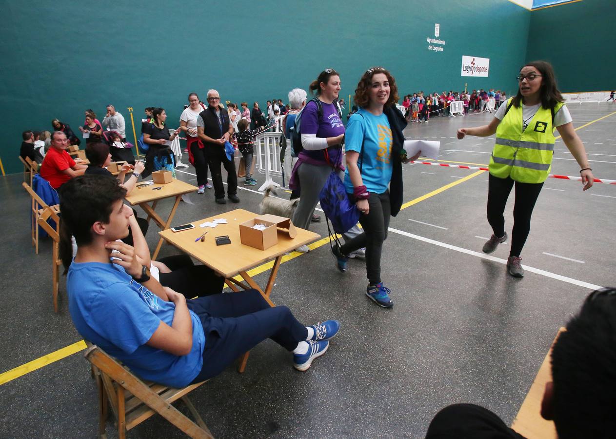 iel a su cita con la solidaridad, la tradicional marcha ASPACE ha echado a andar este domingo, 29 de octubre, desde el polideportivo municipal de Las Gaunas con la participación de alrededor de 3.000 personas que han querido apoyar esta iniciativa que pretende concienciar a la sociedad riojana sobre la realidad de las personas con parálisis cerebral.