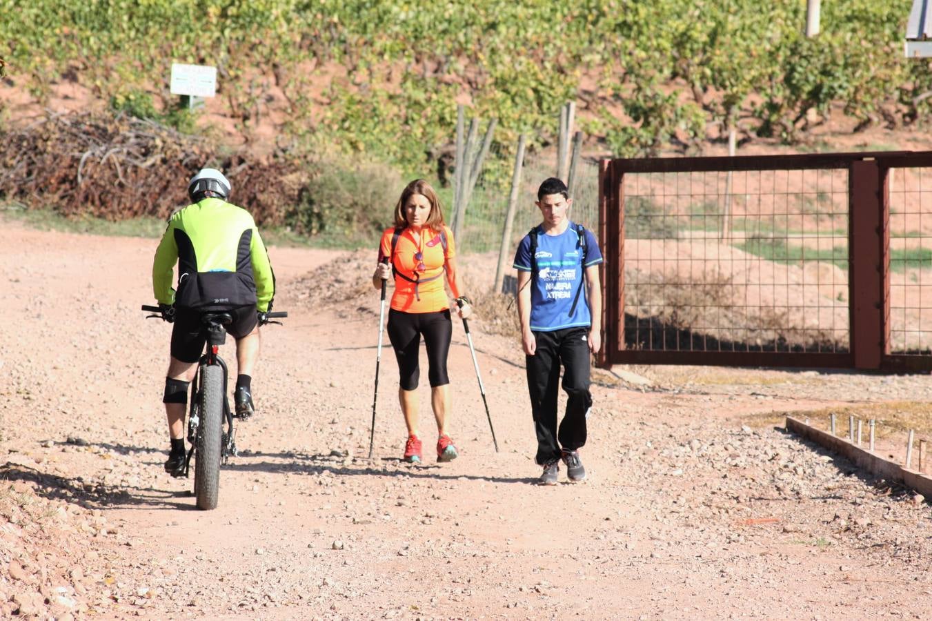 Unas 350 personas participan en la tercera Marcha del Camino del Rey