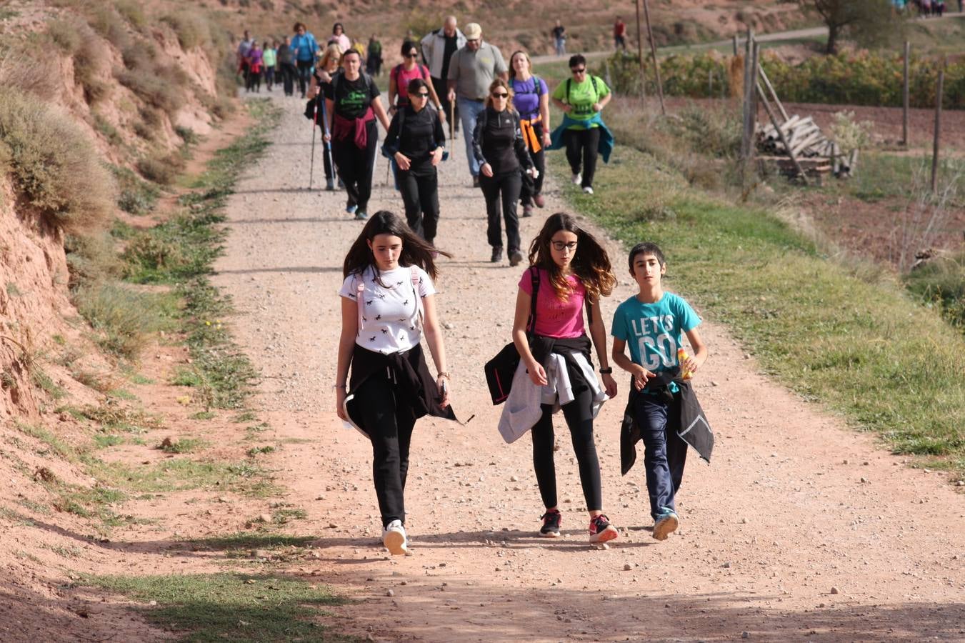 Unas 350 personas participan en la tercera Marcha del Camino del Rey