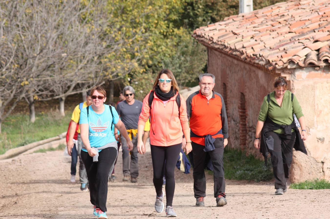 Unas 350 personas participan en la tercera Marcha del Camino del Rey