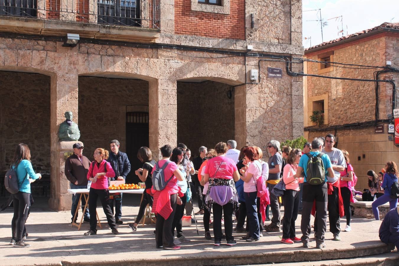 Unas 350 personas participan en la tercera Marcha del Camino del Rey