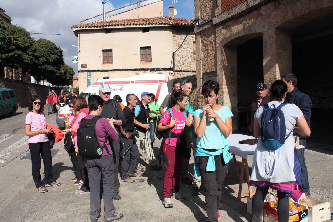 Unas 350 personas participan en la tercera Marcha del Camino del Rey