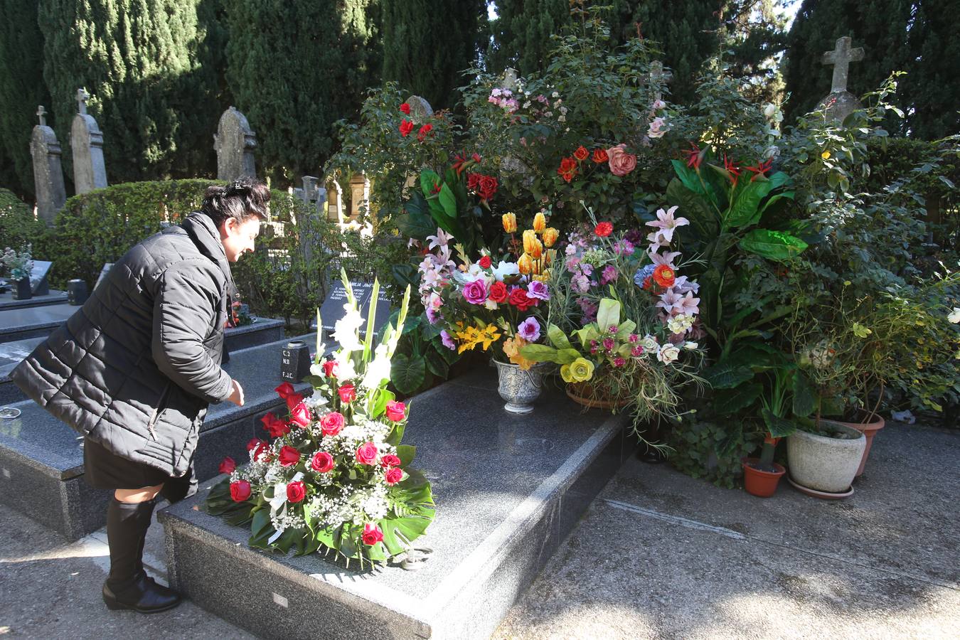 El cementerio de Logroño se prepara para celebrar Todos los Santos