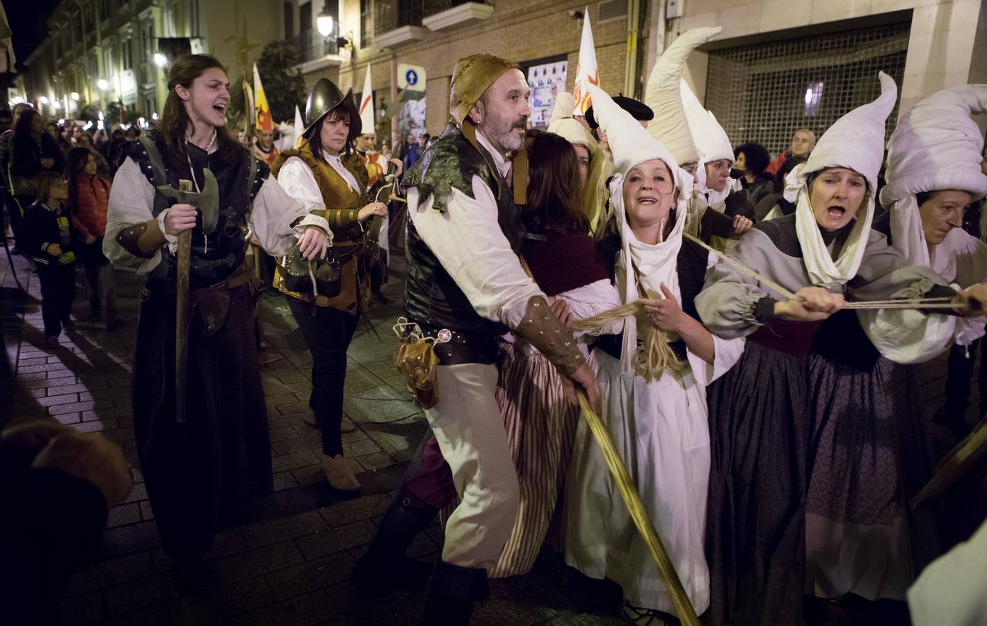 Logroño se llena de brujas para rememorar el auto de fe de 1610