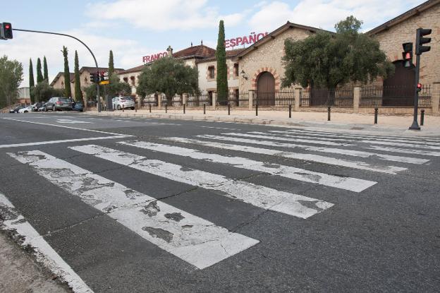 El paso de Franco Españolas sigue necesitando una mano de pintura