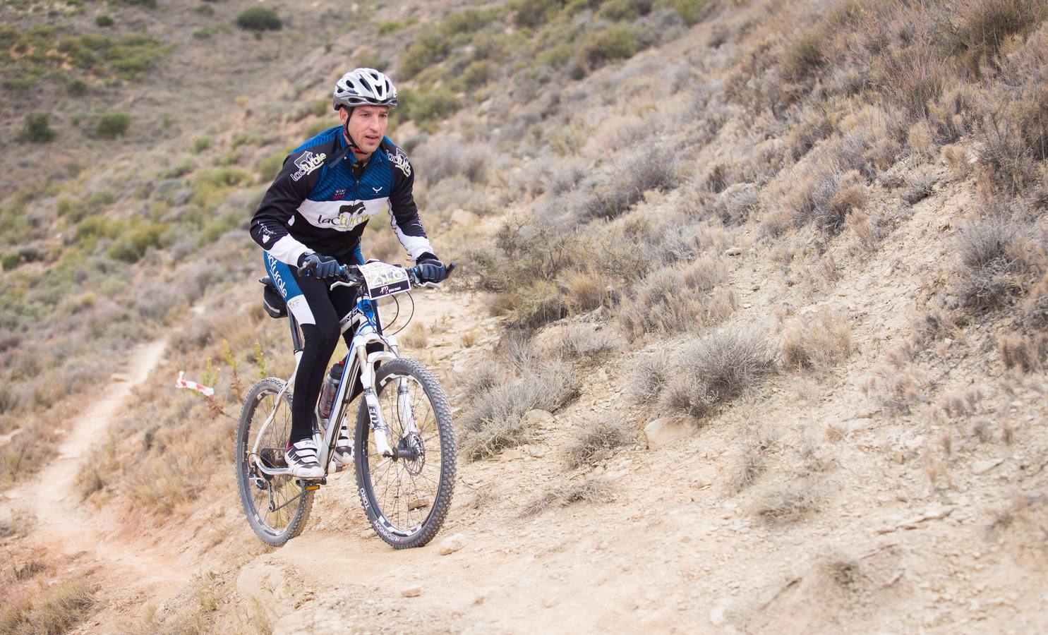 Cerca de 300 ciclistas participaron en la prueba