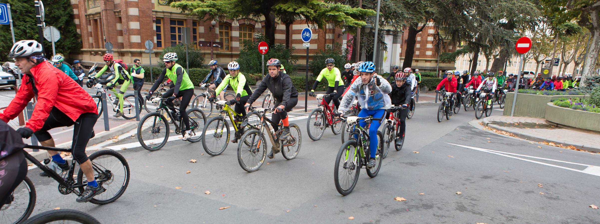 Cerca de 300 ciclistas participaron en la prueba