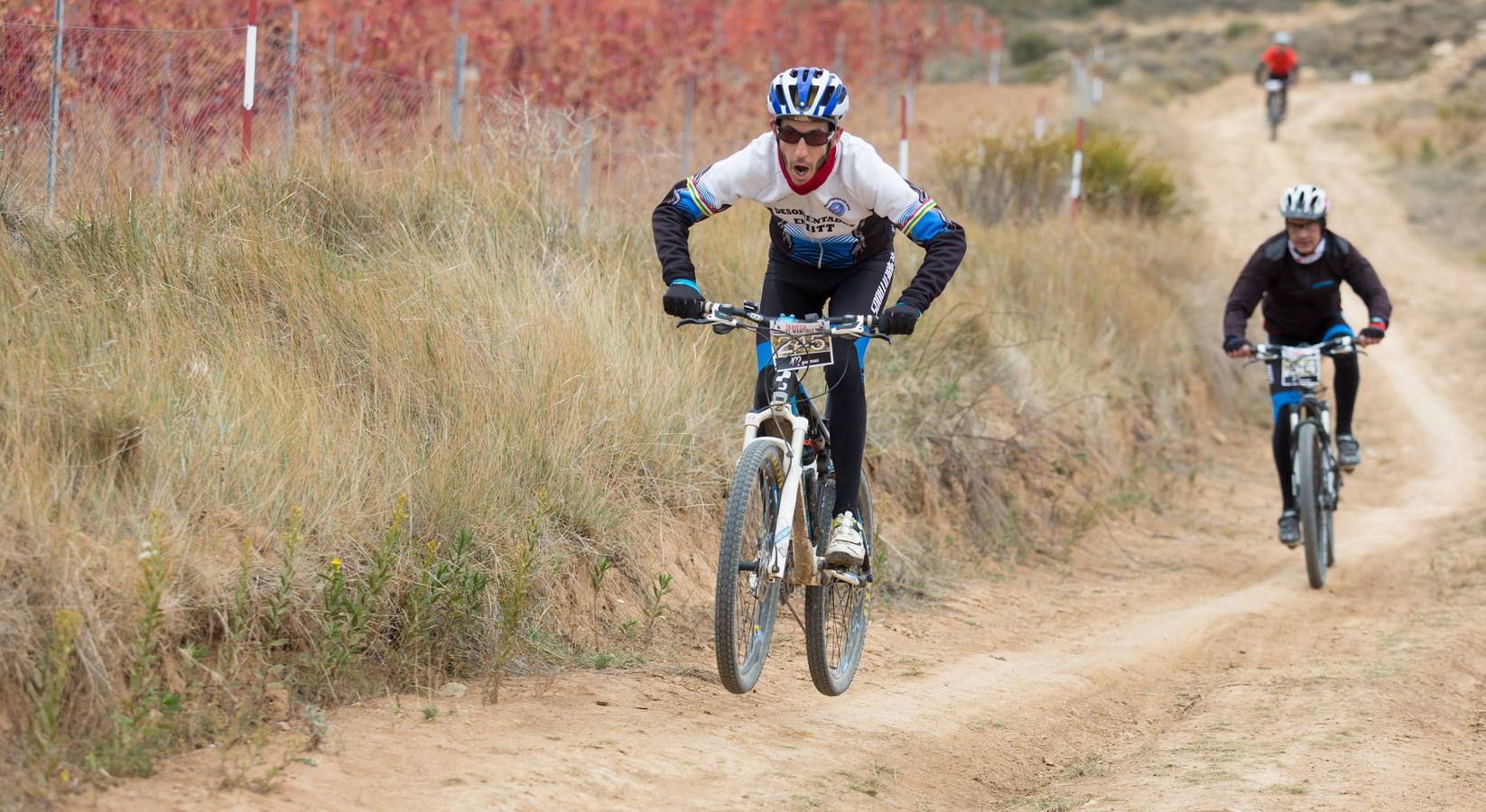 Cerca de 300 ciclistas participaron en la prueba