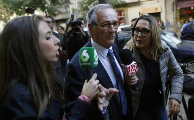 Xavier Trias ofrece una rueda de prensa en el Ayuntamiento de Barcelona.