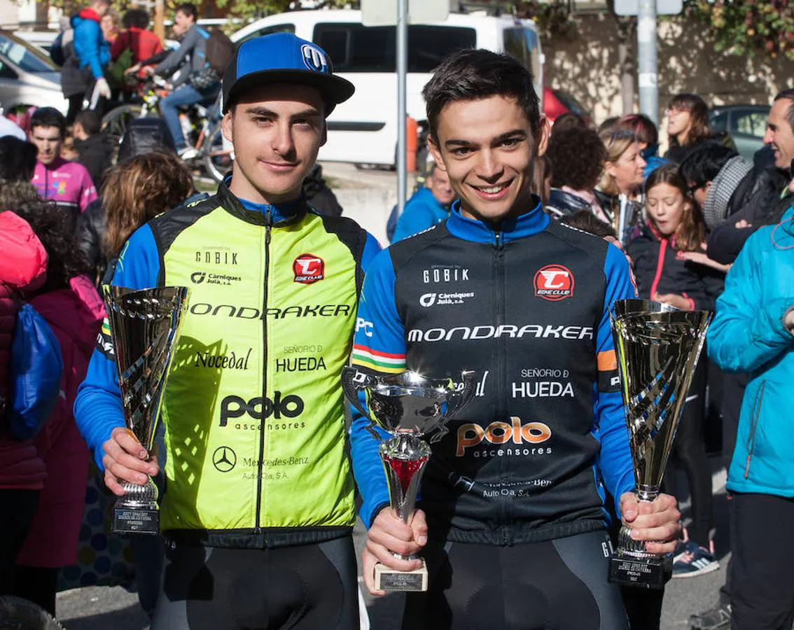 Los ciclistas riojanos conquistan nueve podios en el Open de bicicleta de montaña del Diario de Navarra en un espectacular cierre de competición en Estella