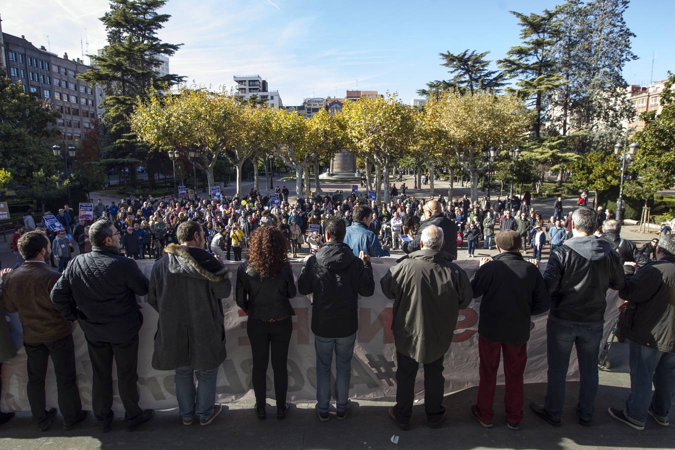 'No más lágrimas de sangre' ha sido el lema de la pancarta principal