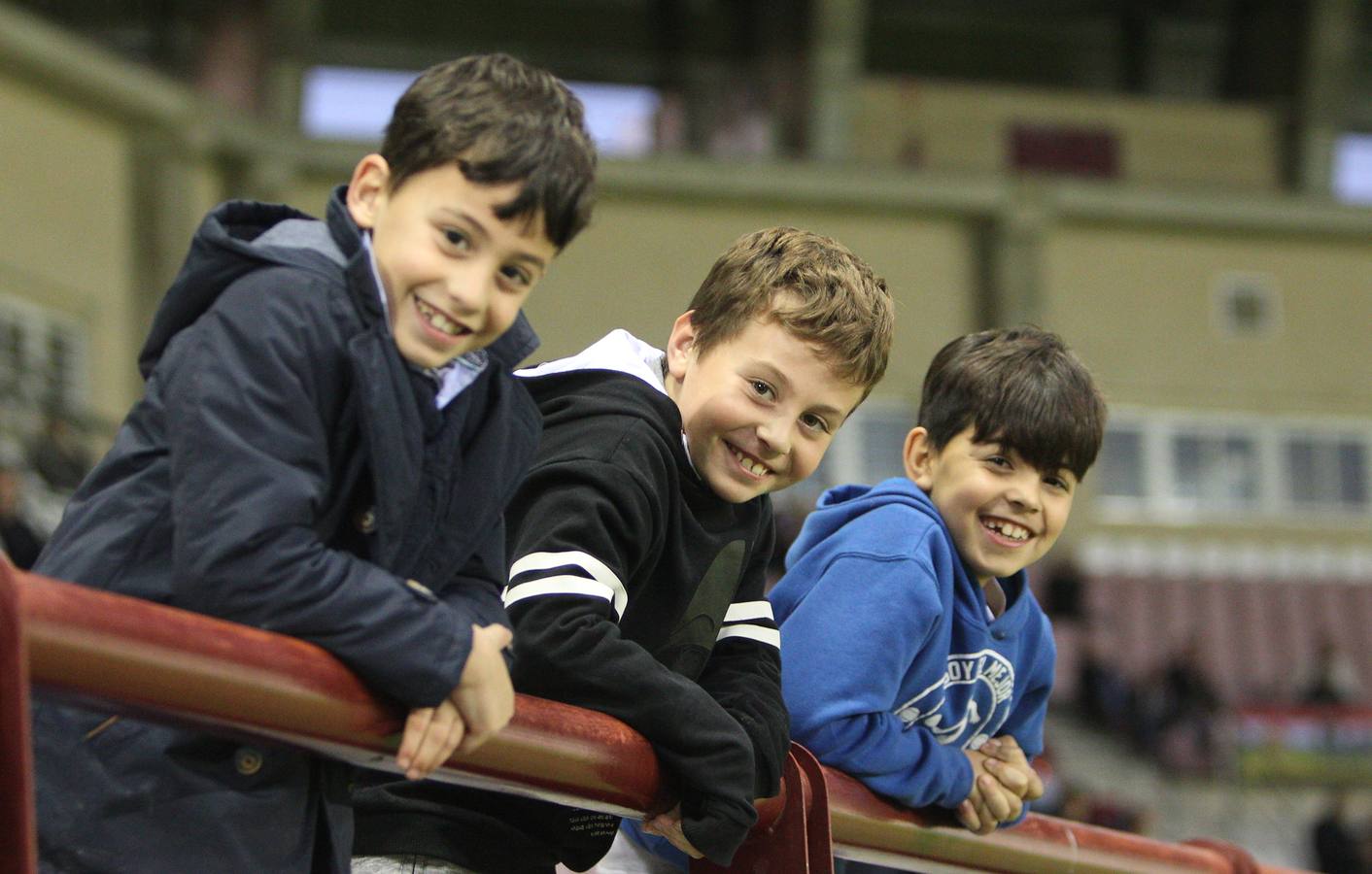 Imagénes del encuentro disputado en Las Gaunas entre la UD Logroñés y el CD Mirandés, que ha concluido con derrota para el equipo local.