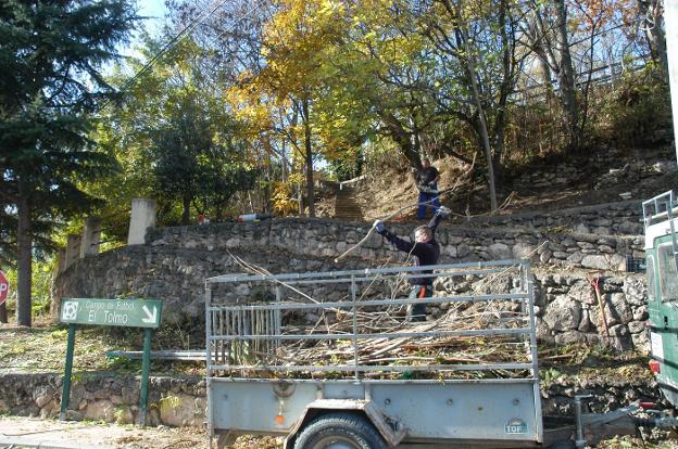 Trabajos en las inmediaciones de la ermita de la Soledad. :: s.s.j.