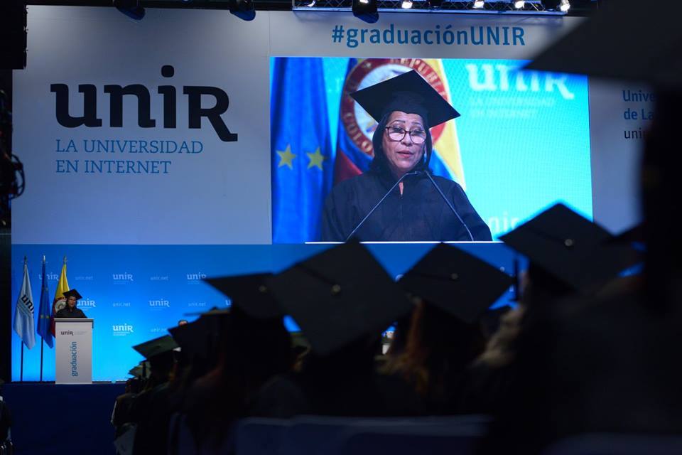 Un millar de alumnos de diez países americanos asistieron en Bogotá al acto de graduación de la Universidad Internacional de La Rioja (UNIR).