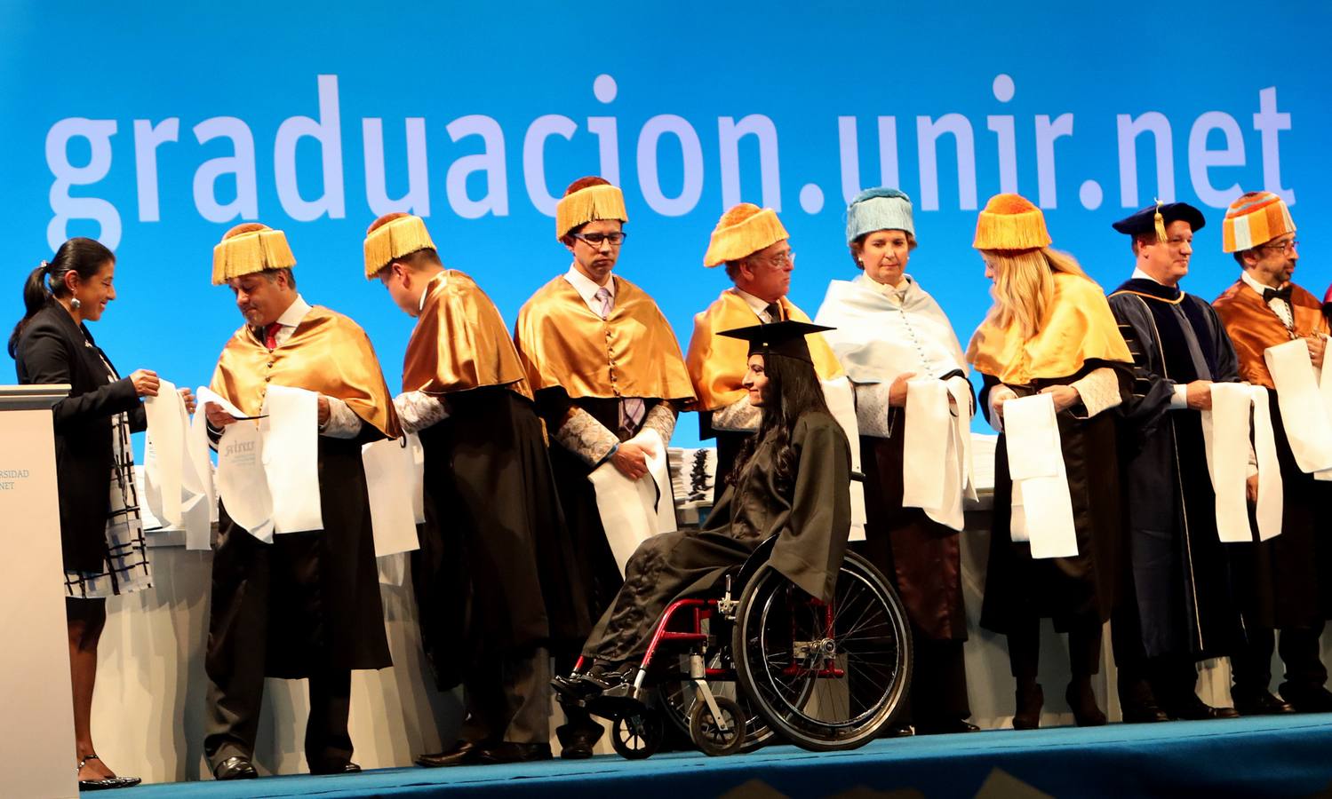 Un millar de alumnos de diez países americanos asistieron en Bogotá al acto de graduación de la Universidad Internacional de La Rioja (UNIR).