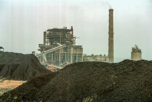 Instalaciones de la central térmica de carbón situada en el municipio cordobés de Puente Nuevo. :: ruiz de almodÓvar