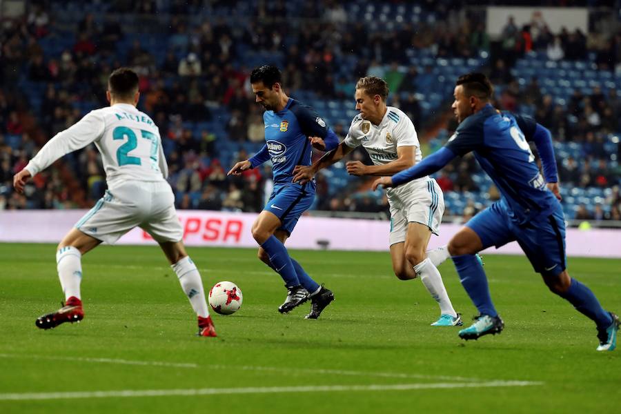 El conjunto blanco no pasó del empate en el Santiago Bernabéu ante el líder del Grupo I de la Segunda División B.