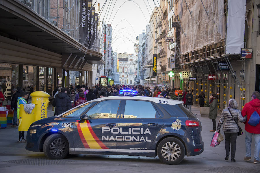 Las calles más comerciales de Madrid se preparan para ser comerciales durante los días festivos y navideños por motivos de seguridad.