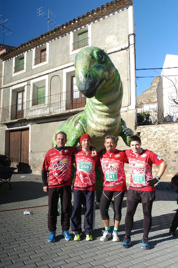 Este domingo se ha celebrado la V Carrera 'Entre dinosaurios' villa de Igea. El frío no ha sido un impedimento para los atletas.