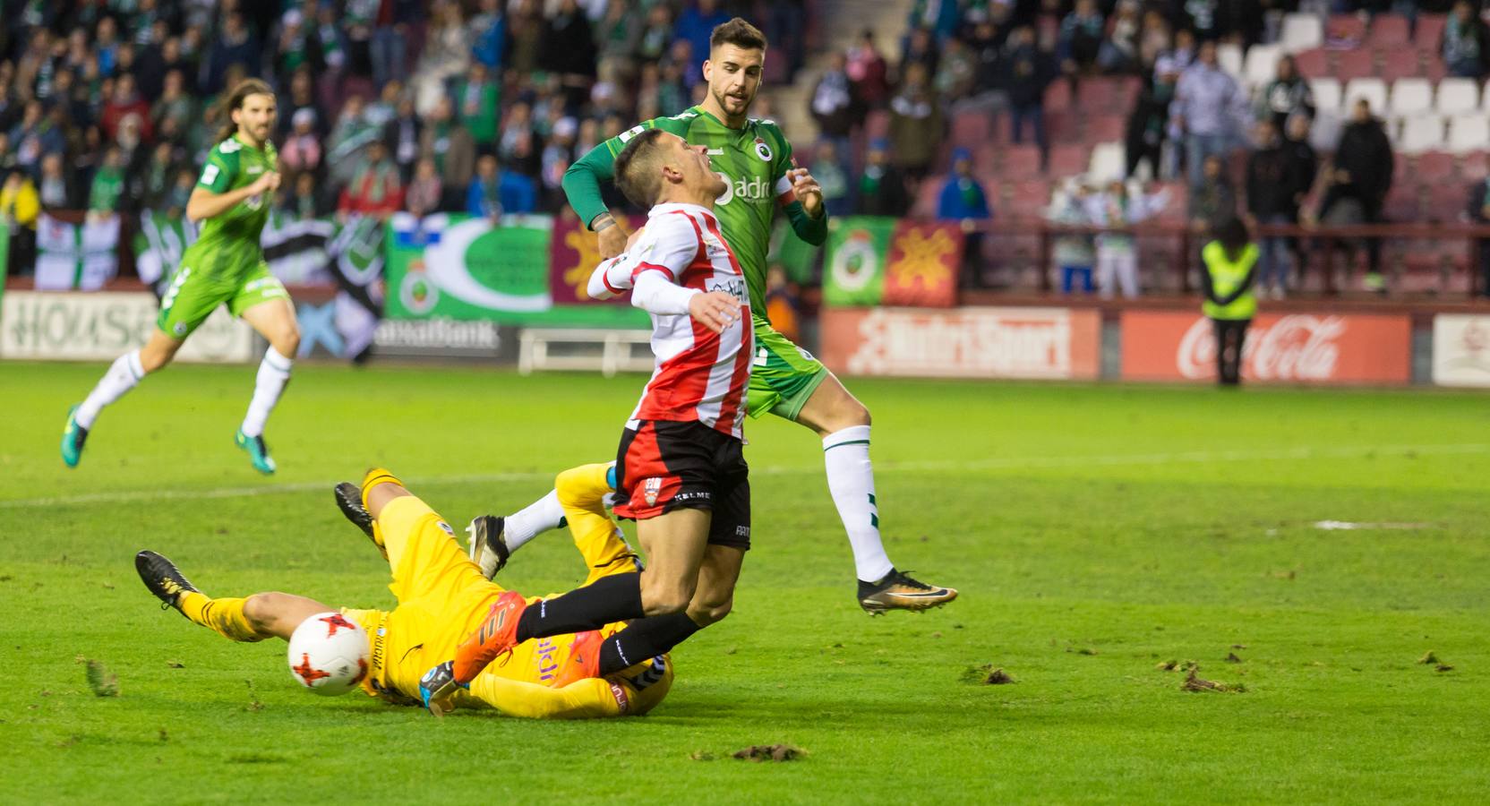 La UD Logroñés ha logrado una gran victoria ante el Racing por 2-1