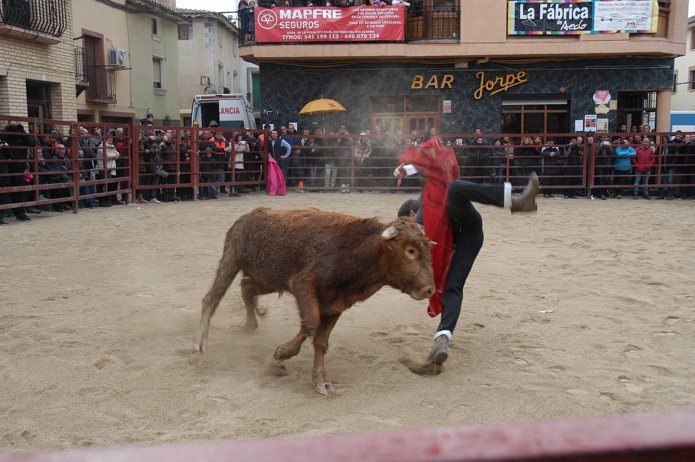 Este sábado ha tenido lugar el Festejo taurino en Rincón de Olivedo. Han participado alumnos de la escuela taurina de Zaragoza. El acto está incluido en las fiestas de la juventud de Rincón de Olivedo.