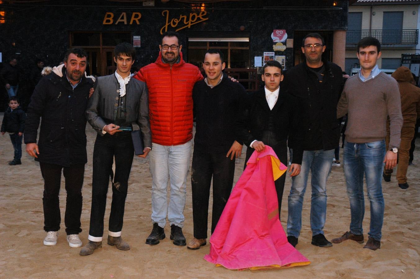 Este sábado ha tenido lugar el Festejo taurino en Rincón de Olivedo. Han participado alumnos de la escuela taurina de Zaragoza. El acto está incluido en las fiestas de la juventud de Rincón de Olivedo.
