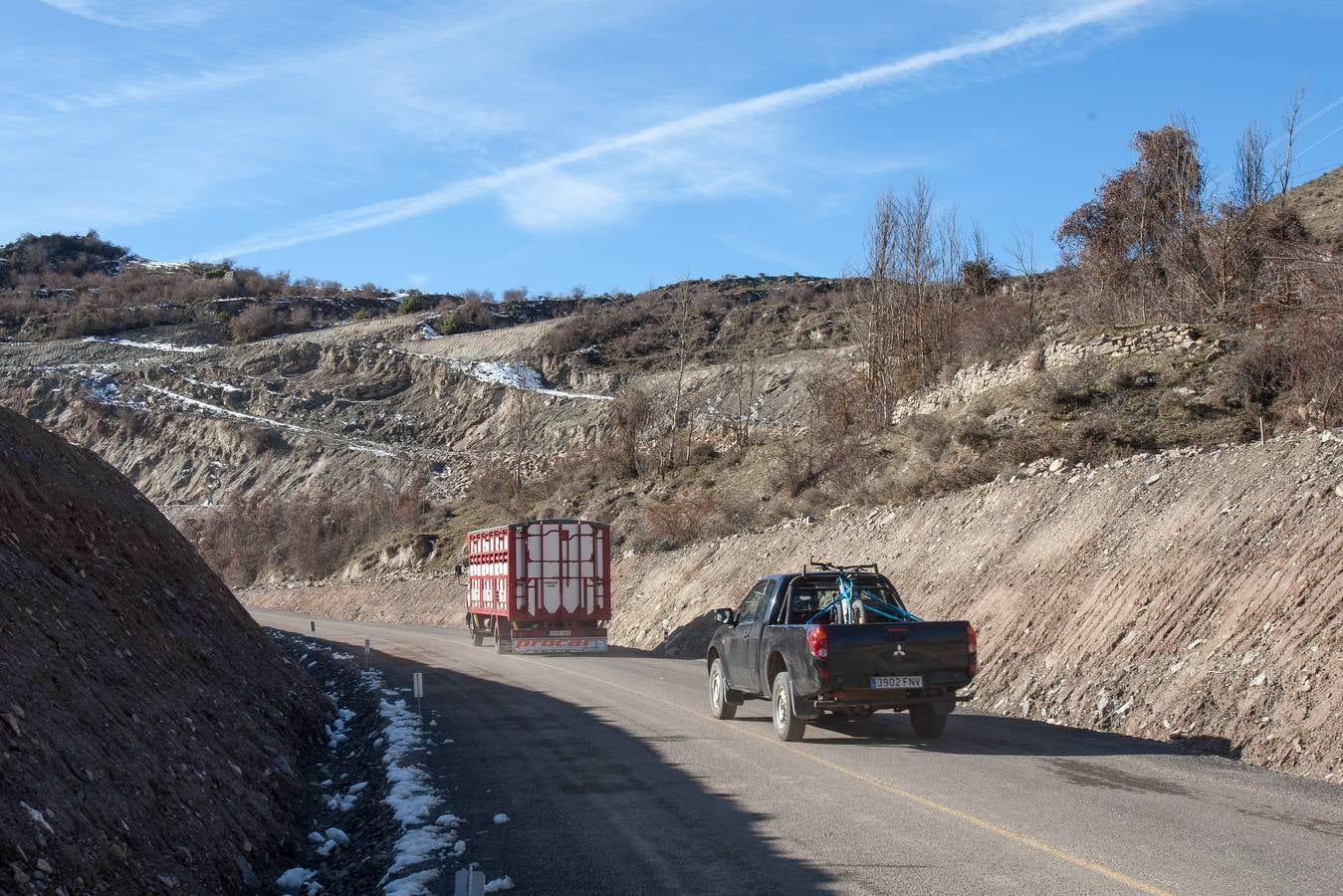 El municipio denuncia el impacto paisajístico que causa el embalse del Camero Viejo, a punto de concluir sus obras