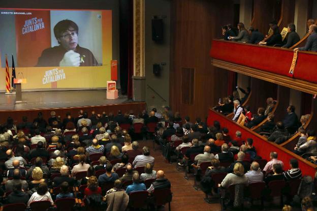 Puigdemont protagonizó un acto por videoconferencia. :: efe