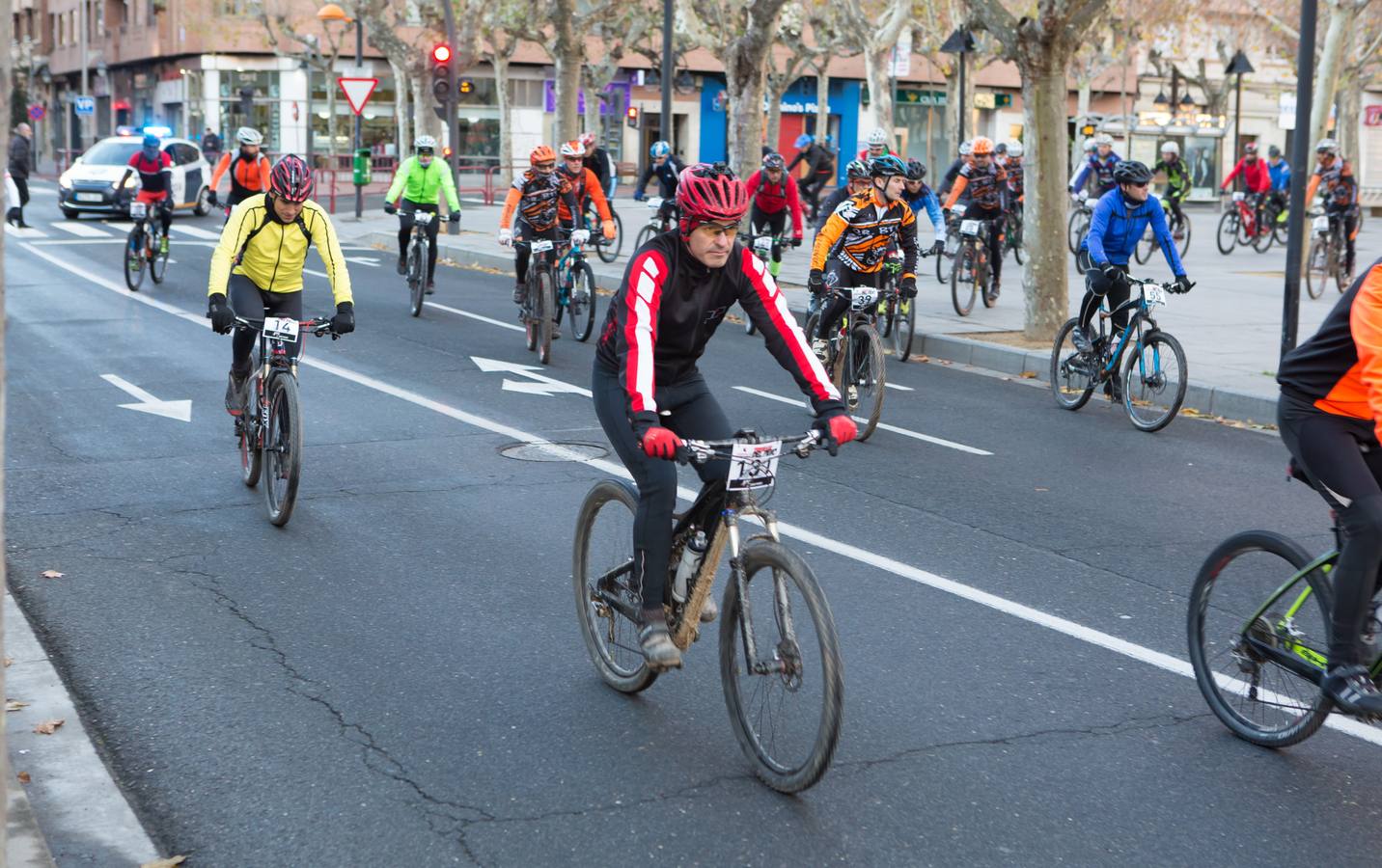 Los ciclistas disfrutaron de una estupenda carrera.