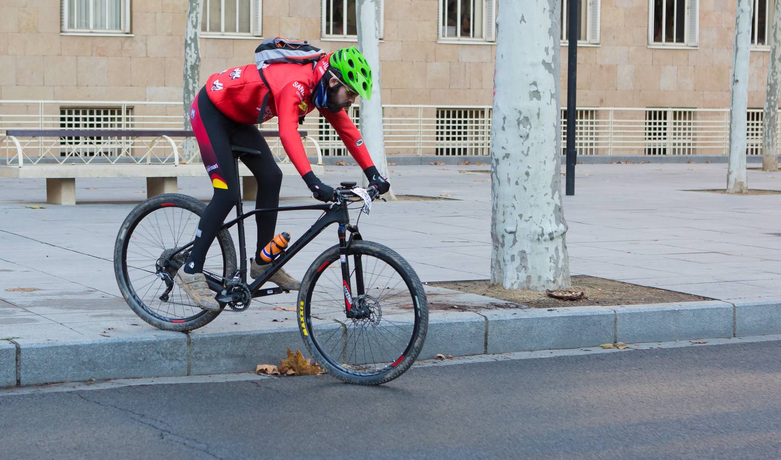 Los ciclistas disfrutaron de una estupenda carrera.