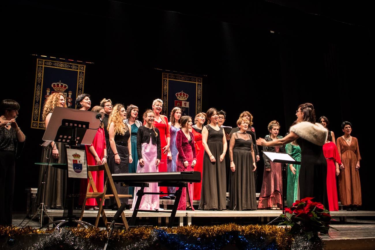 El coro H2Voz, de Logroño, ganó el 27 certamen nacional de villancicos en el Teatro Avenida