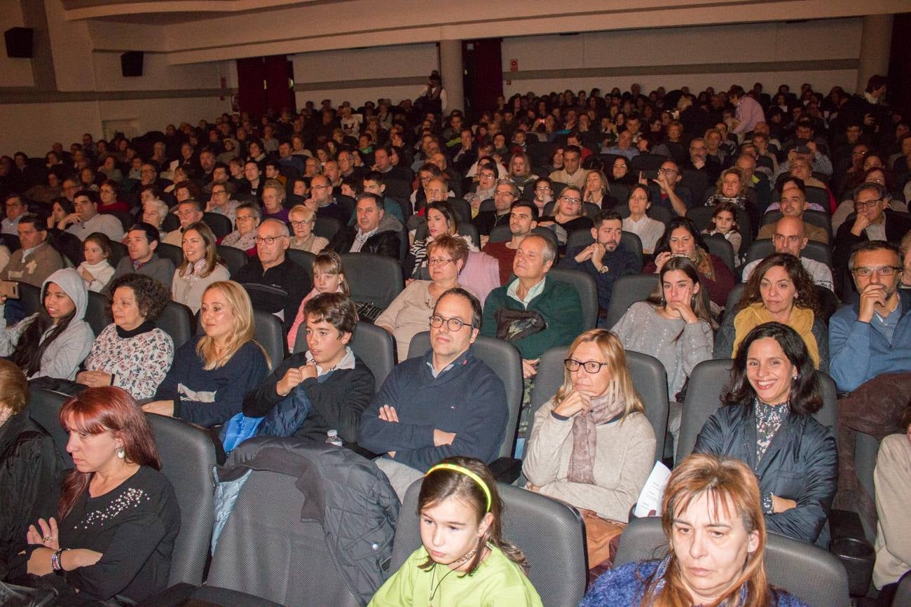 El coro H2Voz, de Logroño, ganó el 27 certamen nacional de villancicos en el Teatro Avenida