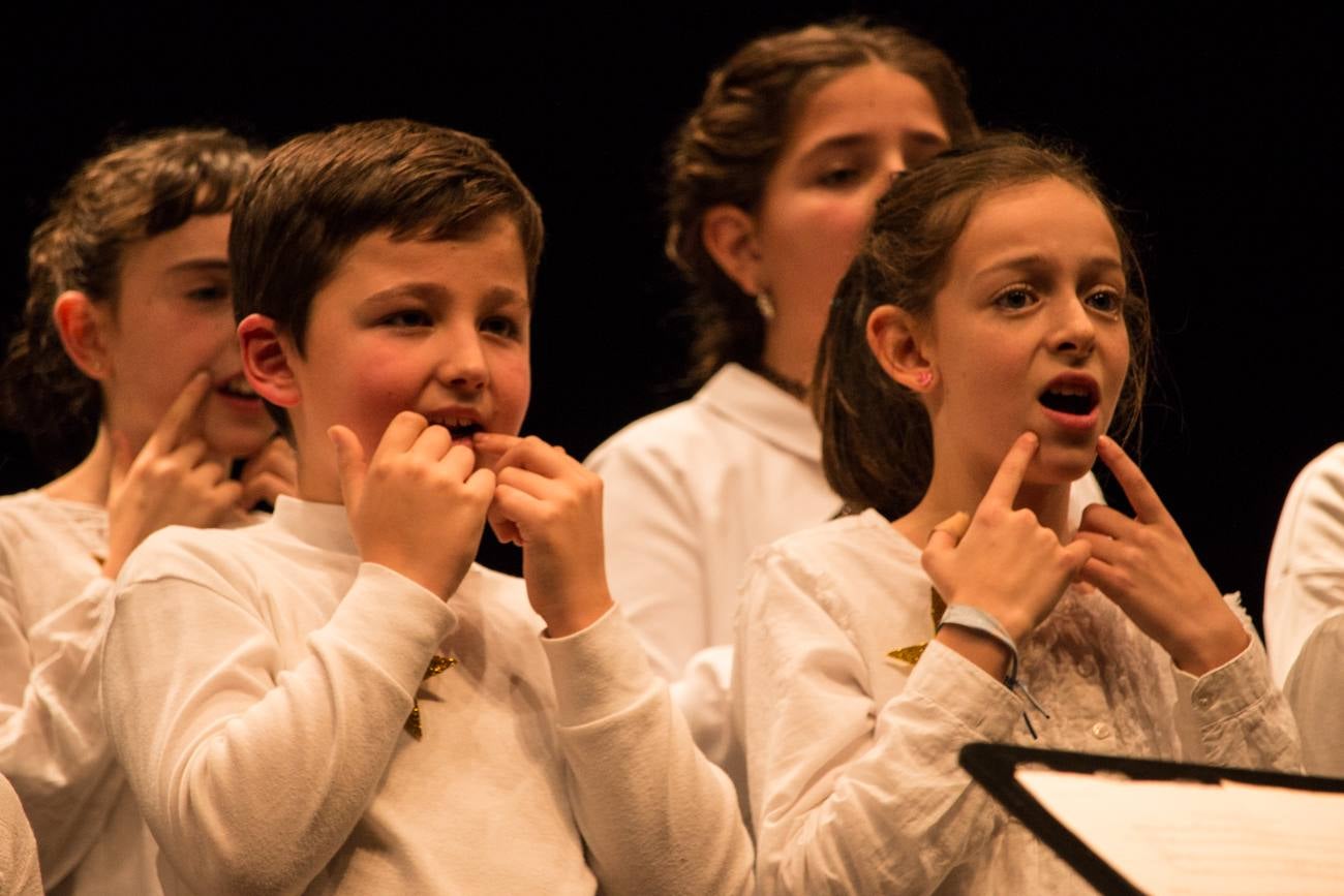 El coro H2Voz, de Logroño, ganó el 27 certamen nacional de villancicos en el Teatro Avenida