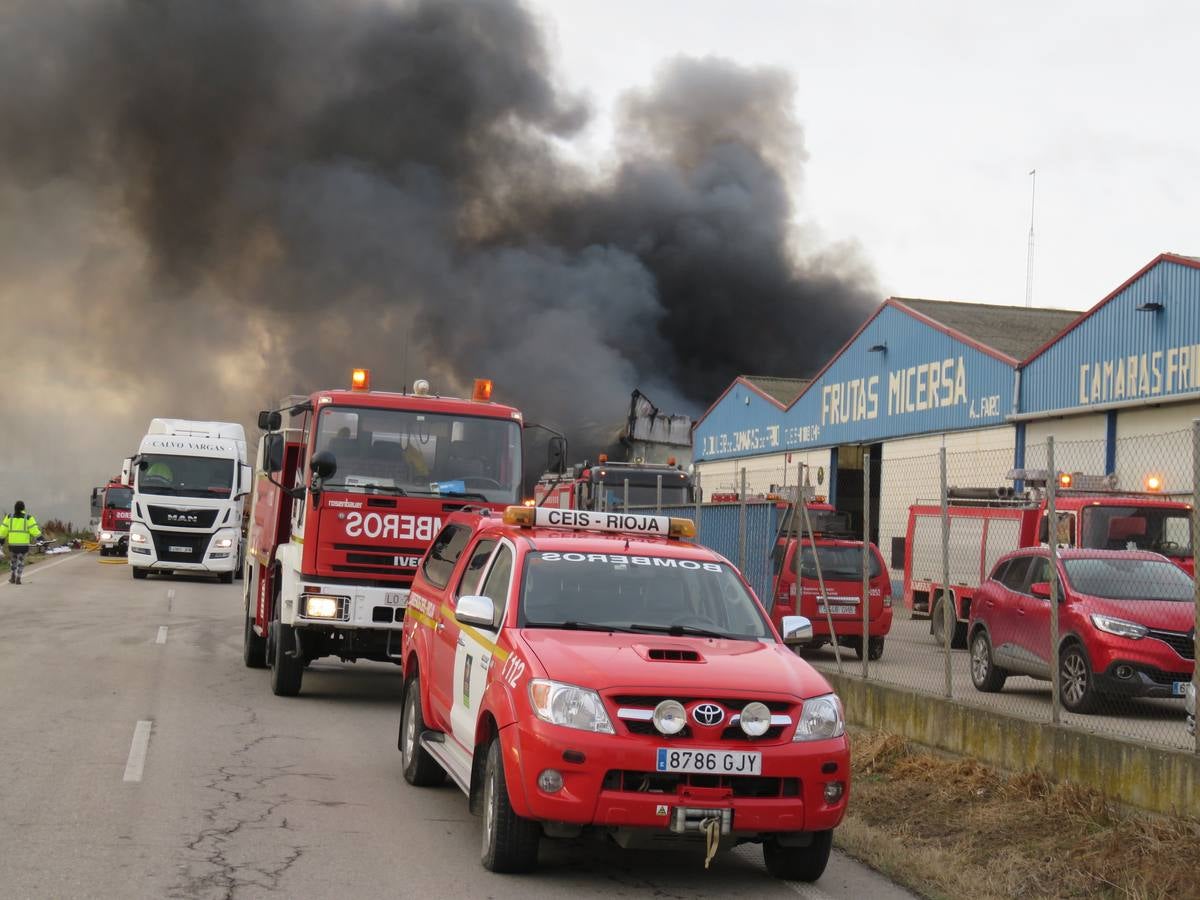 El fuego ha calcinado la nave anexa a la empresa