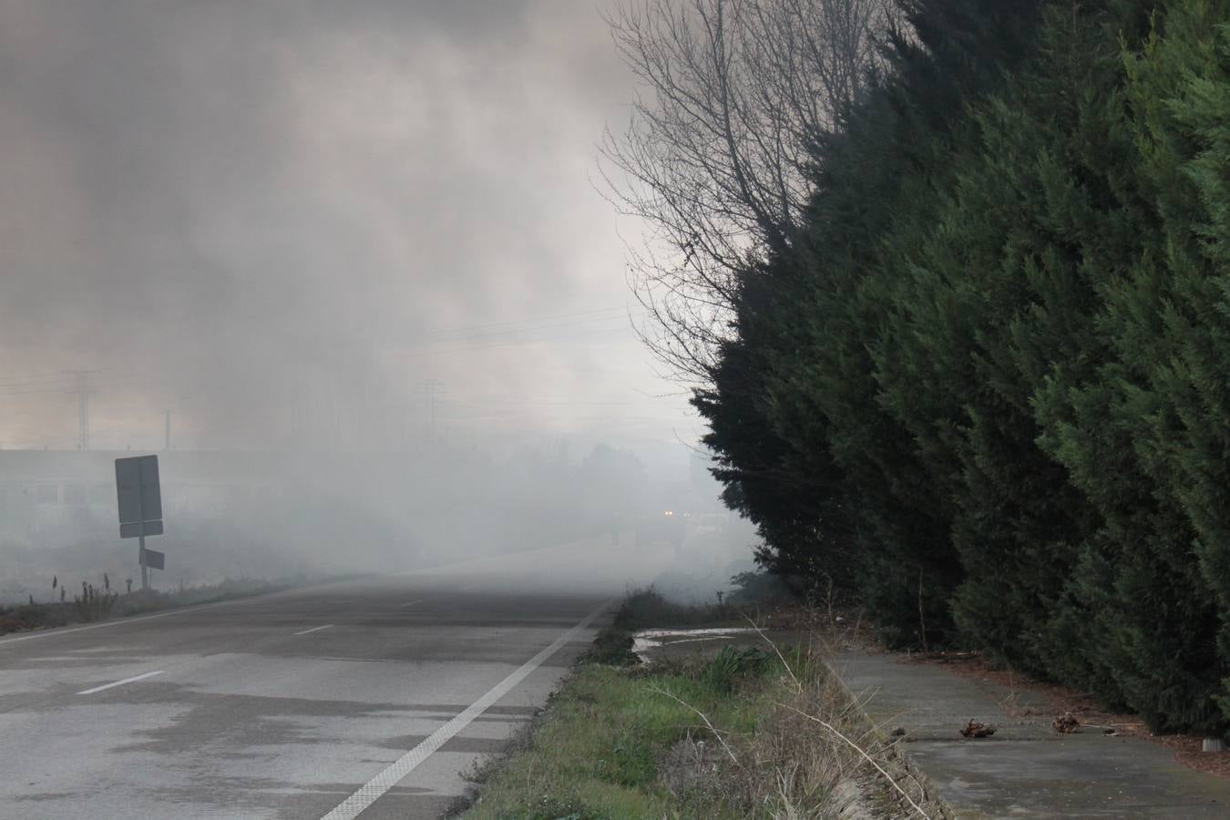 El fuego ha calcinado la nave anexa a la empresa